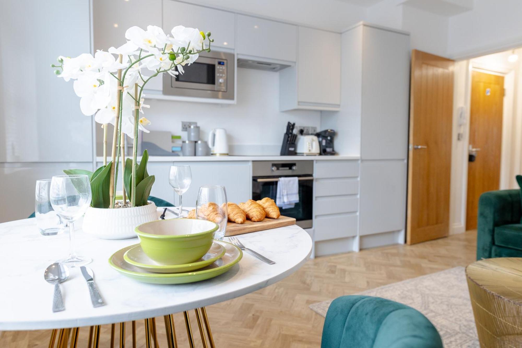 Boutique City Centre Apartments Cardiff Extérieur photo